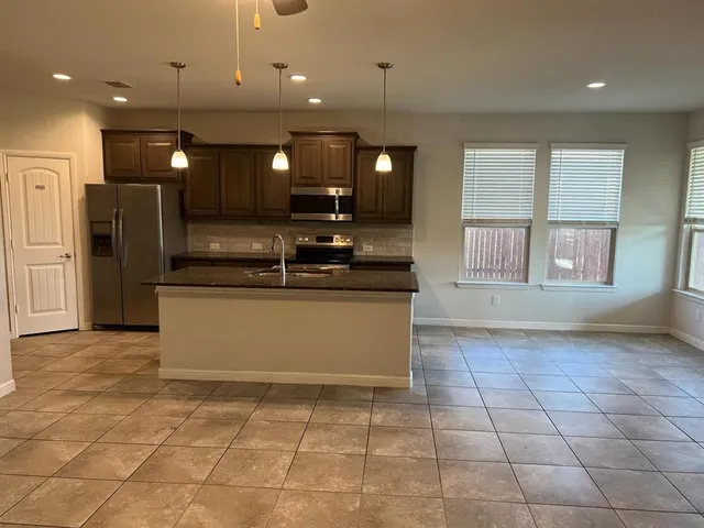 $2,450 | 1124 Blooming Prairie Trail, Fort Worth, TX 76177