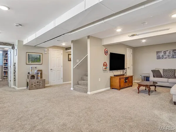 $425,000 | 30 Black Wolf Run, Highland, IL 62249