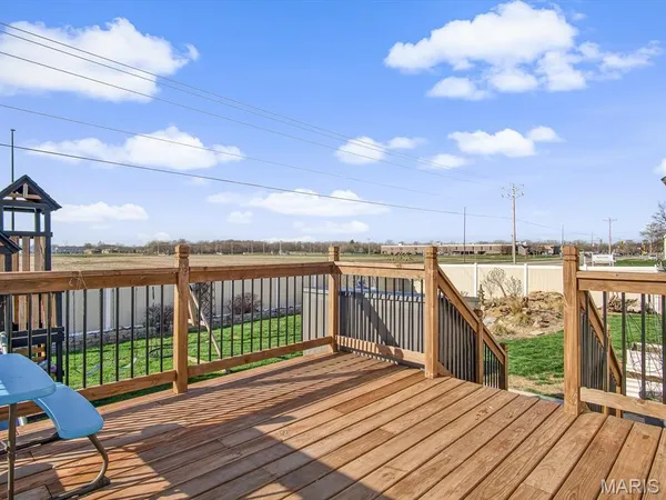 $425,000 | 30 Black Wolf Run, Highland, IL 62249