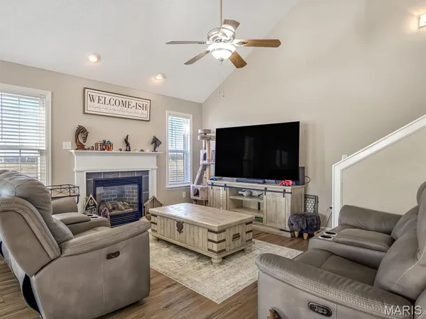 $425,000 | 30 Black Wolf Run, Highland, IL 62249