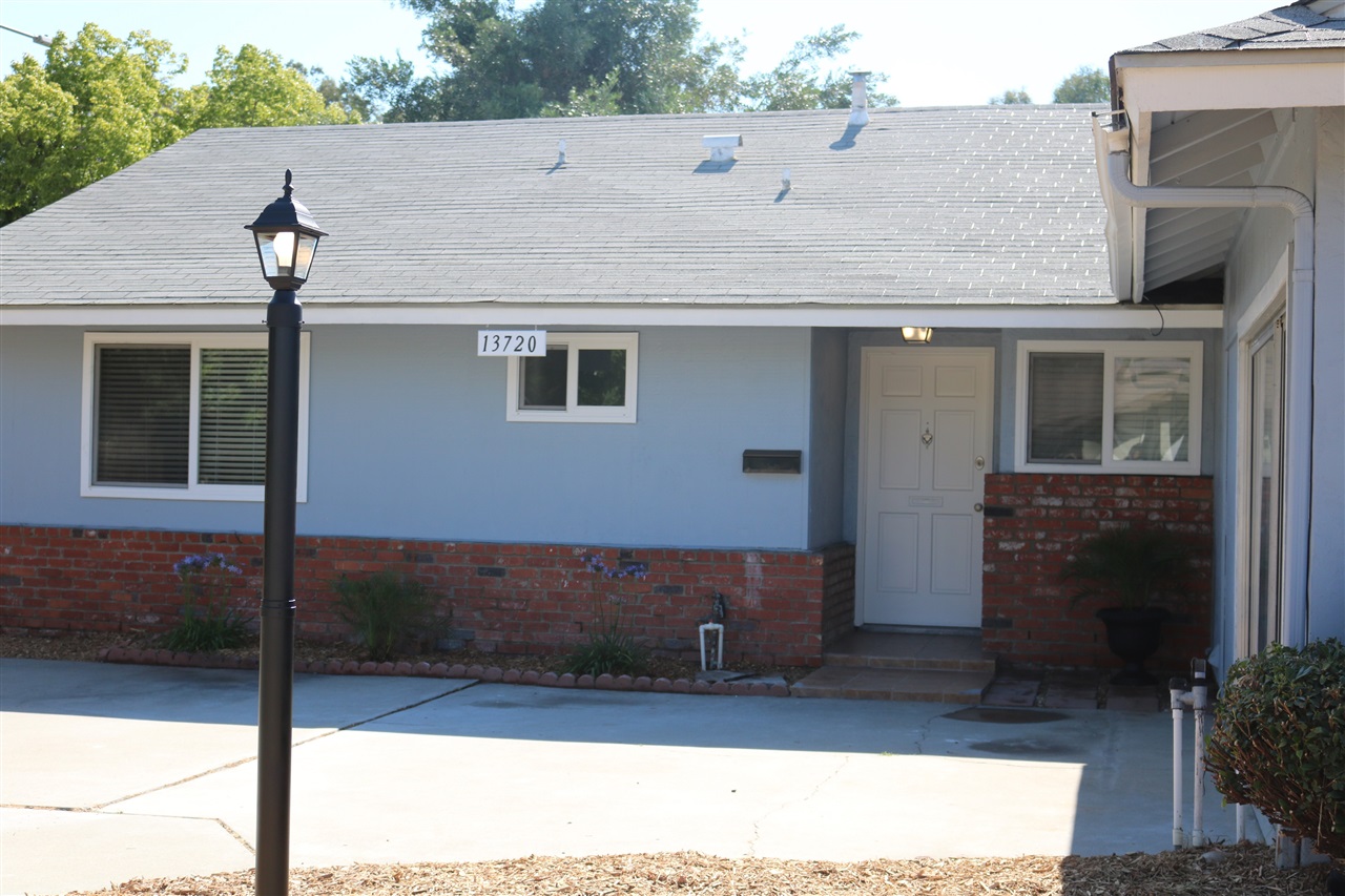 13720 Powers Road Poway, CA 92064 - Photo 2 of 12