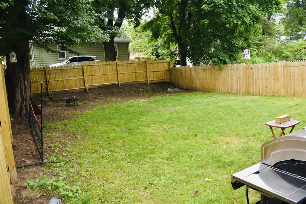 50-52 Balis Street Springfield, MA 01109 - Photo 8 of 42