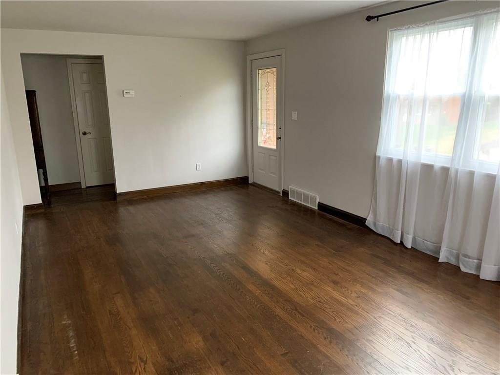 848 Rosalind Road Pittsburgh, PA 15237 - Photo 10 of 18 Gallery Image 10