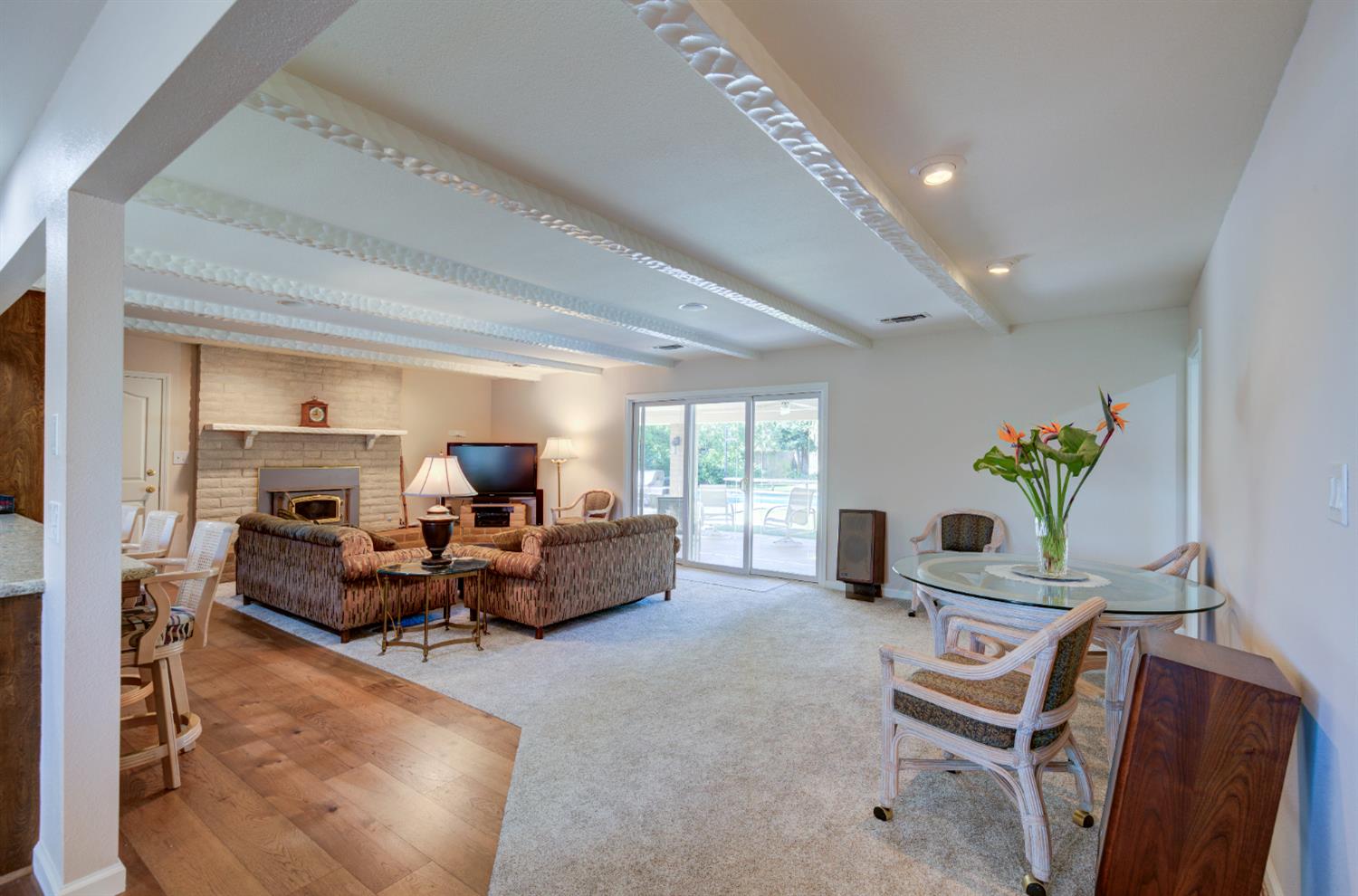2004 South Renn Avenue Fresno, CA 93727 - Photo 6 of 33 Spacious family room that is opened to the kitchen and patio.