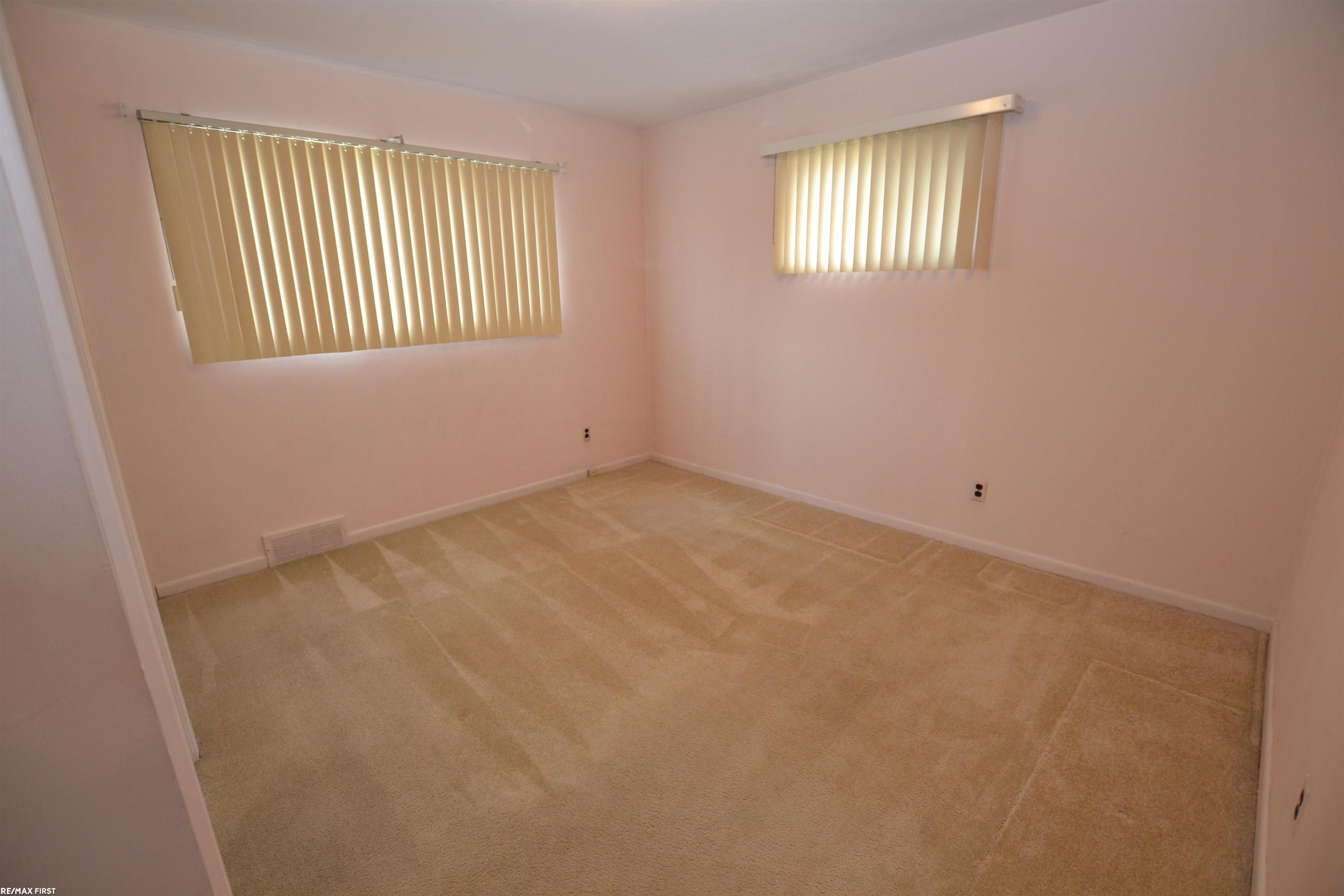 31043 Kelly Road Fraser, MI 48026 - Photo 12 of 26