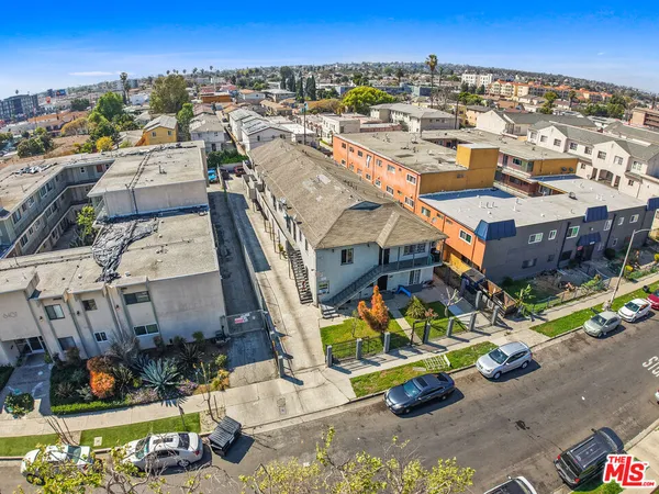 $2,295,000 | 6339 10th Avenue, Los Angeles, CA 90043