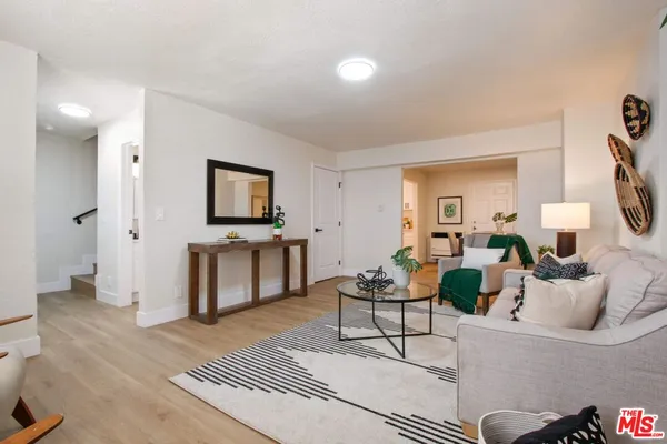 $2,295,000 | 6339 10th Avenue, Los Angeles, CA 90043