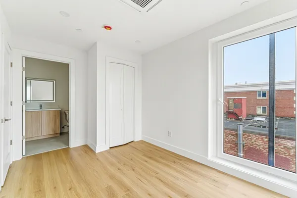 $6,185 | 1035 Commonwealth Avenue, Unit 502, Boston, MA 02215