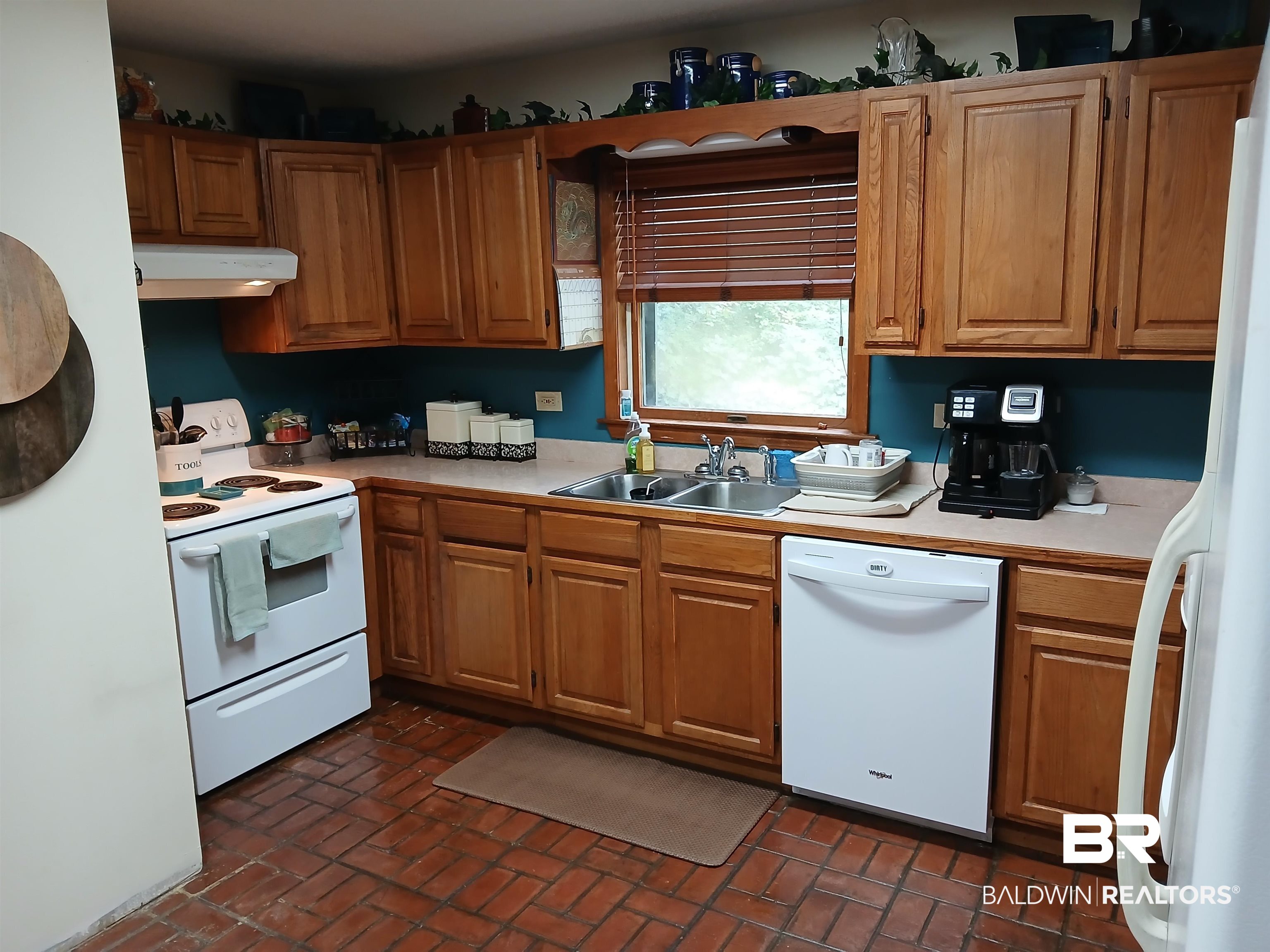 190 Magnolia Court Axis, AL 36505 - Photo 15 of 28 Kitchen