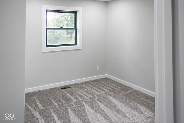 $364,000 | 8150 East Hoover Drive, Seymour, IN 47274