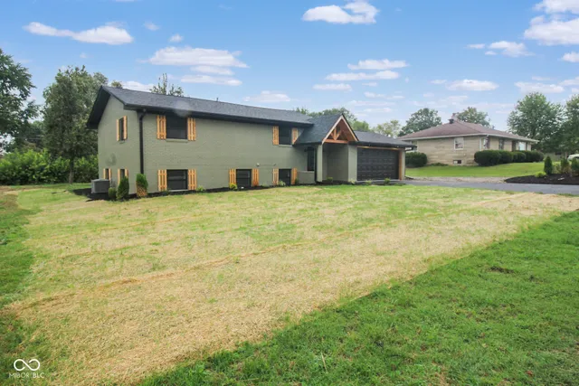 $364,000 | 8150 East Hoover Drive, Seymour, IN 47274