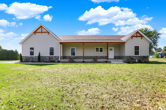 $490,000 | 10618 North 300th Street East, Morristown, IN 46161