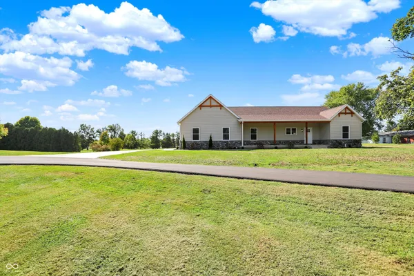 $479,900 | 10618 North 300th Street East, Morristown, IN 46161