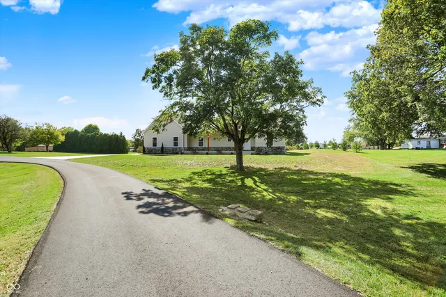 $490,000 | 10618 North 300th Street East, Morristown, IN 46161