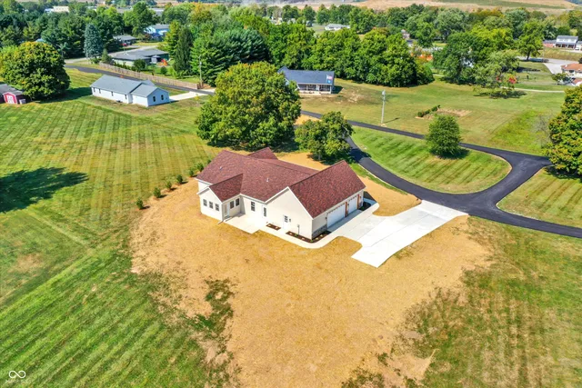 $490,000 | 10618 North 300th Street East, Morristown, IN 46161