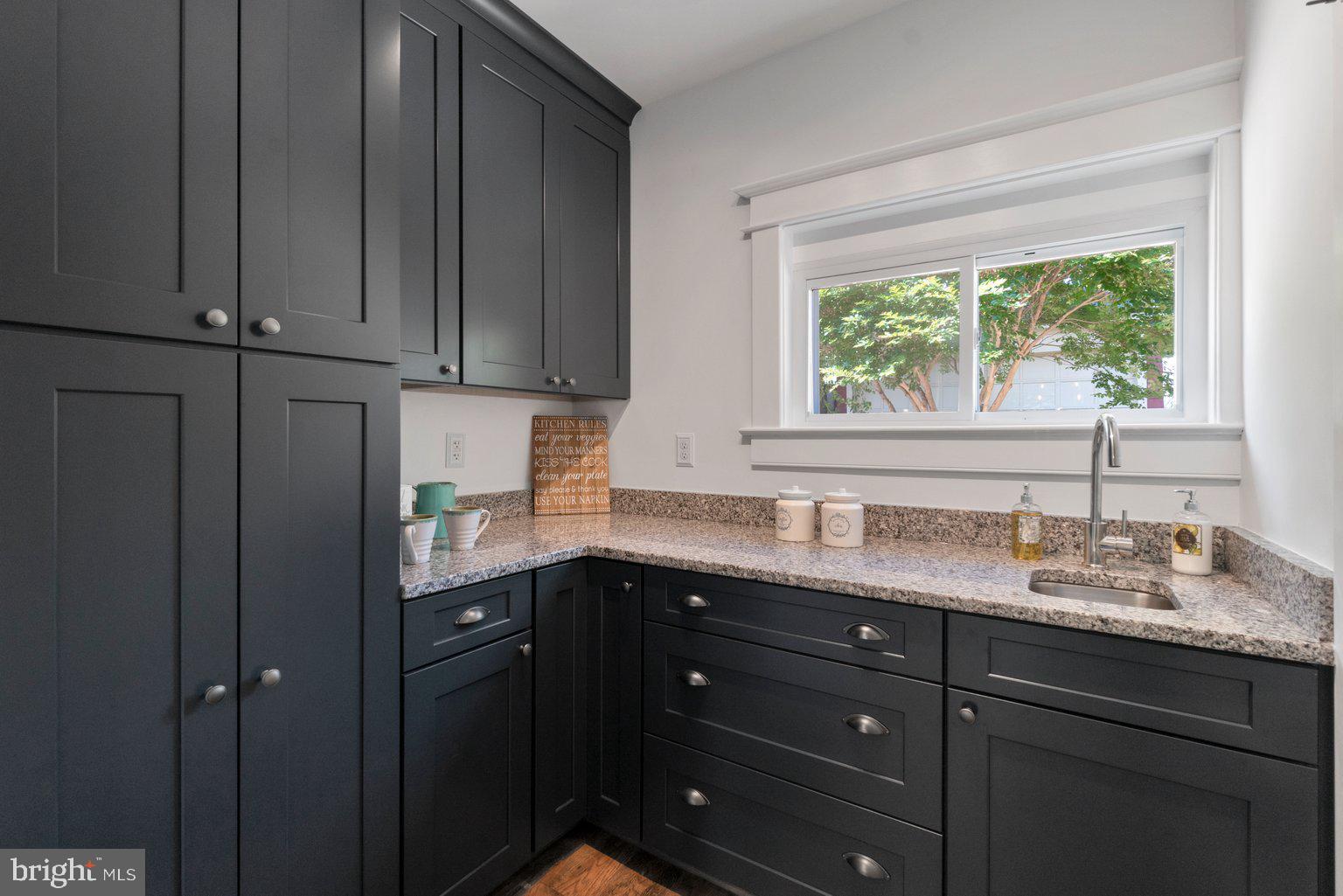 4302 Kensington Road Baltimore, MD 21229 - Photo 17 of 54 Butler's Pantry