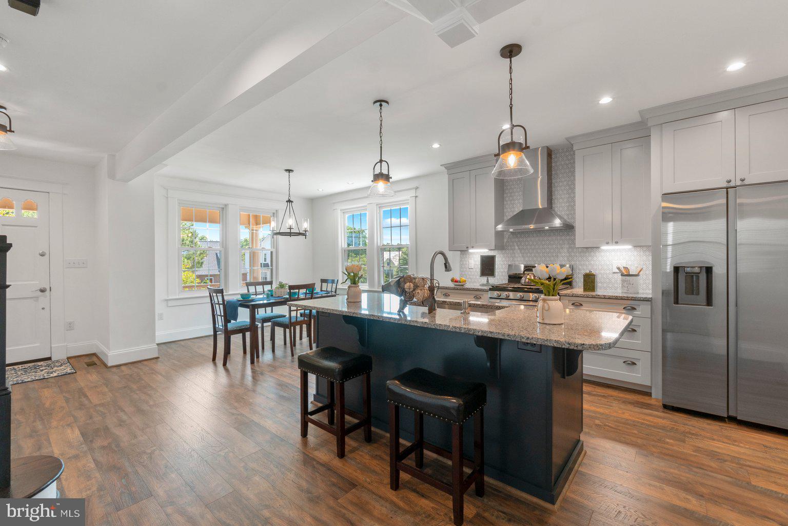 4302 Kensington Road Baltimore, MD 21229 - Photo 10 of 54 large island
