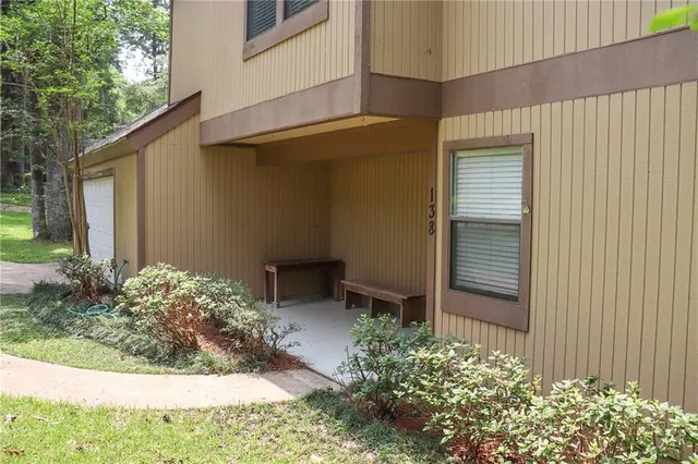 $268,000 | 138 Myrtlewood Drive, Pineville, LA 71360