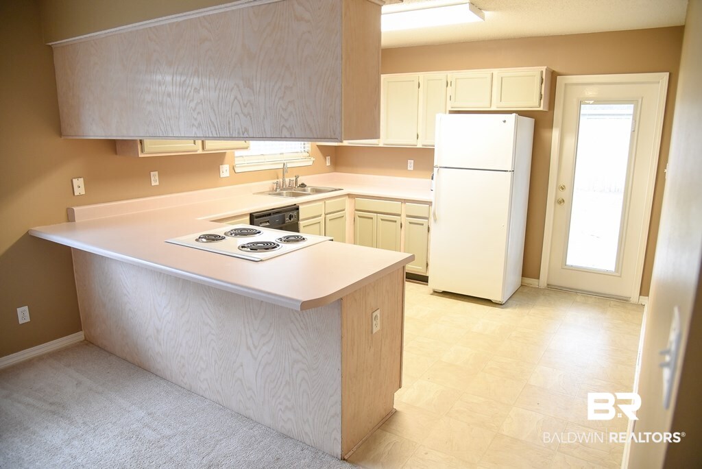 2041 Laurel Oak Court Mobile, AL 36695 - Photo 8 of 30