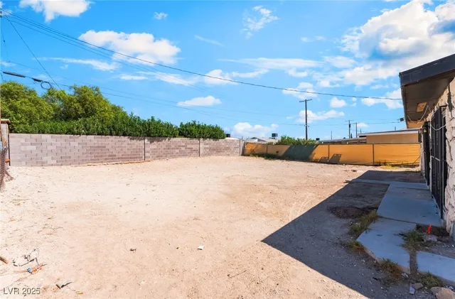 $1,795 | 700 Van Ert Avenue, North Las Vegas, NV 89030