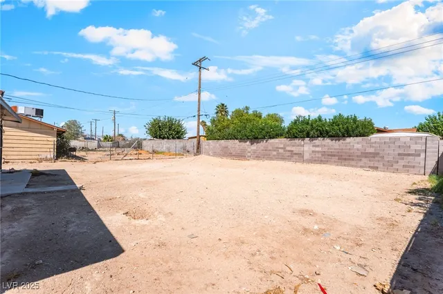 $1,795 | 700 Van Ert Avenue, North Las Vegas, NV 89030