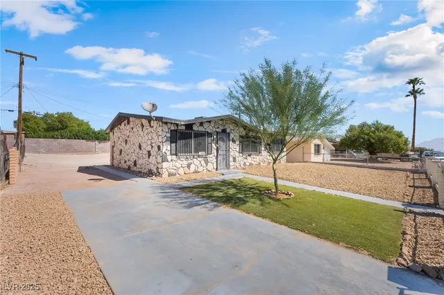 $1,795 | 700 Van Ert Avenue, North Las Vegas, NV 89030