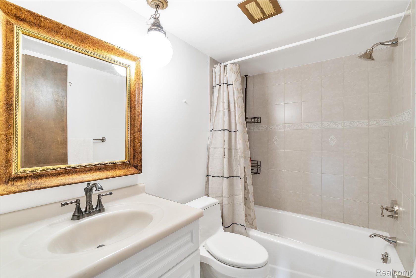 35969 Congress Road Farmington, MI 48335 - Photo 30 of 57 Gallery Image 30