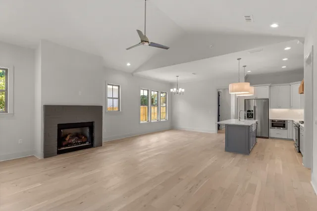 $999,922 | 2013 Forest Glen Court, Tallahassee, FL 32303