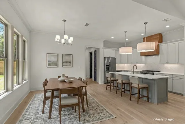 $999,922 | 2013 Forest Glen Court, Tallahassee, FL 32303