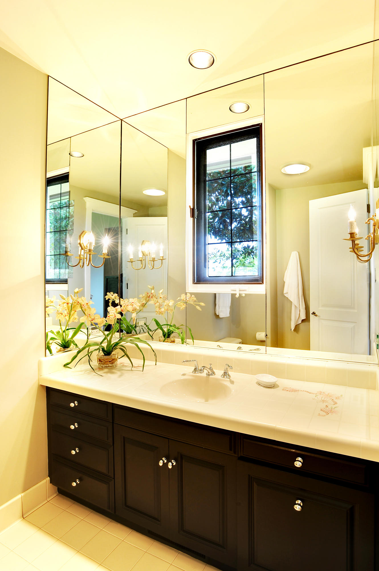 4420 Foothill Road Carpinteria, CA 93013 - Photo 17 of 31 Guest Bath 1