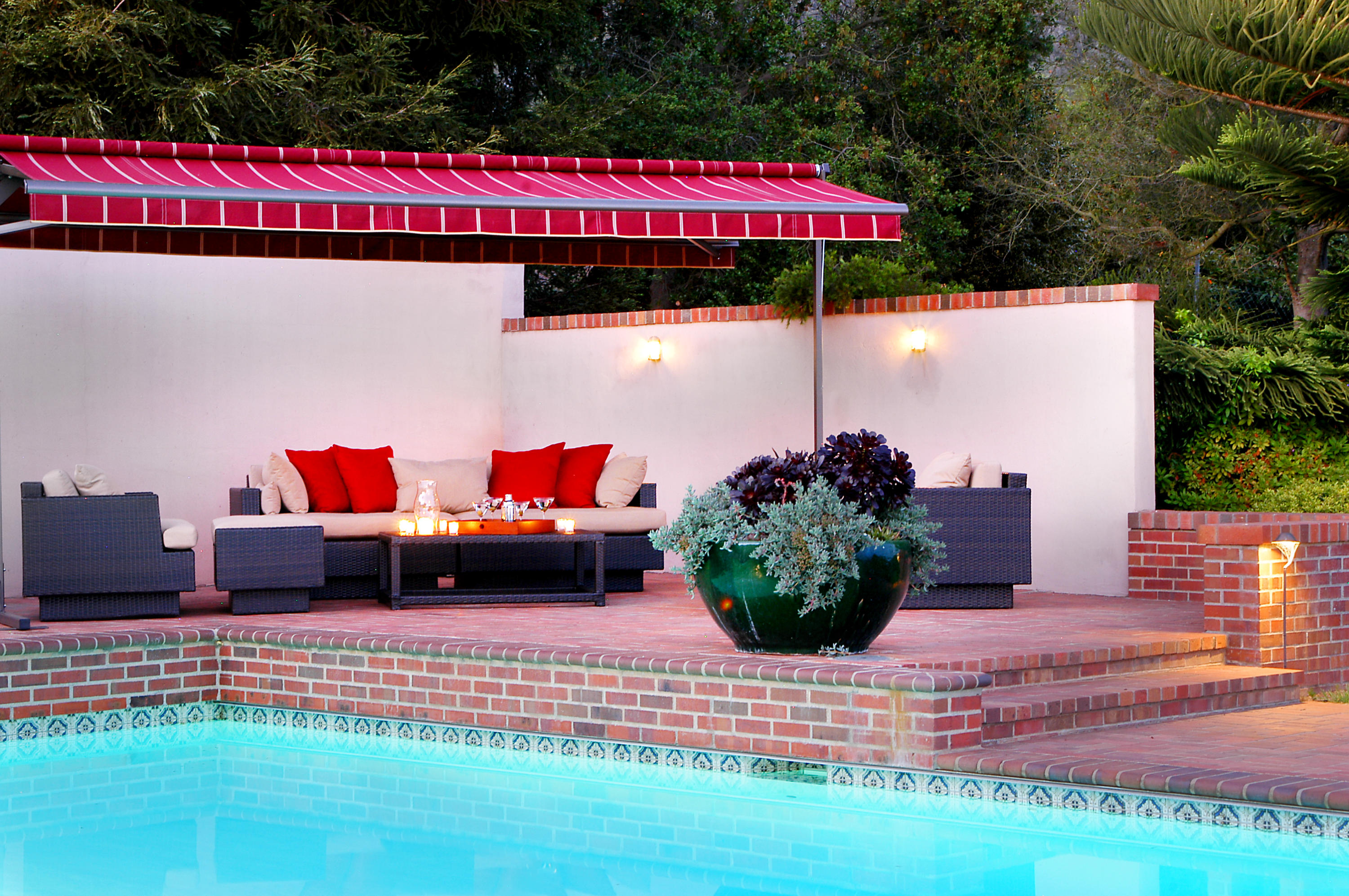 4420 Foothill Road Carpinteria, CA 93013 - Photo 26 of 31 Pool & lounge area