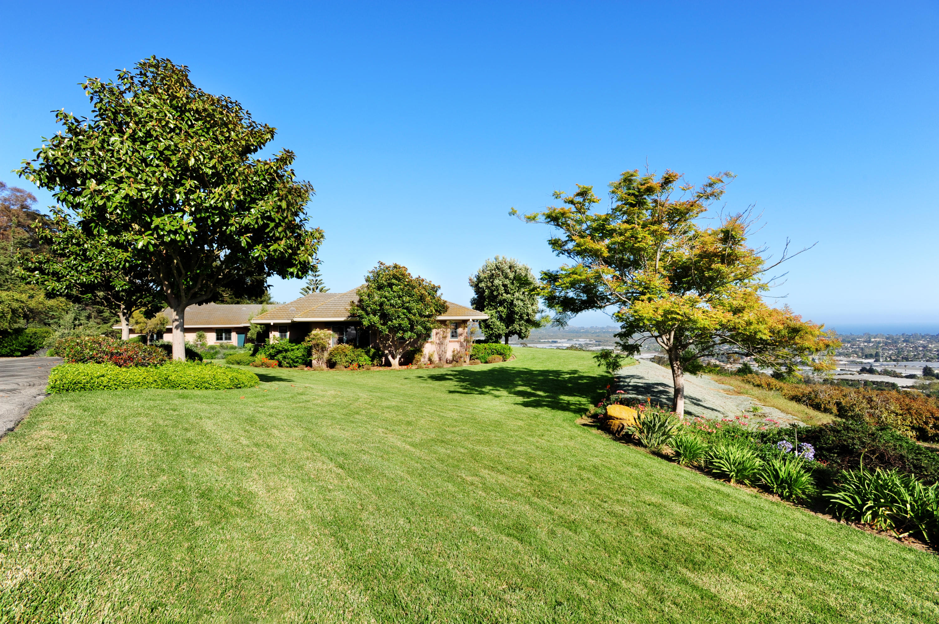 4420 Foothill Road Carpinteria, CA 93013 - Photo 4 of 31 Exterior approach