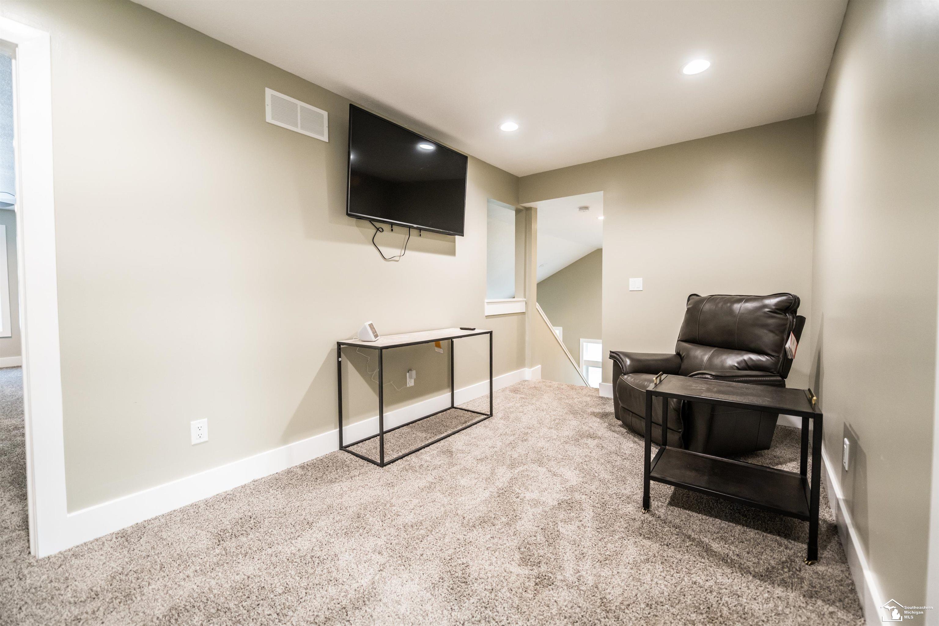 15441 Charles Street Monroe, MI 48161 - Photo 30 of 47 50111473-36.JPG