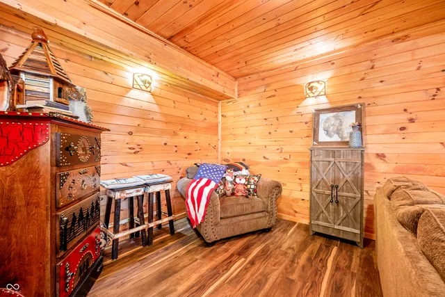 $675,000 | 9601 South Buffalo Pike, Freetown, IN 47235