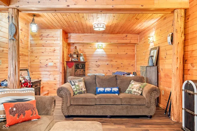 $675,000 | 9601 South Buffalo Pike, Freetown, IN 47235