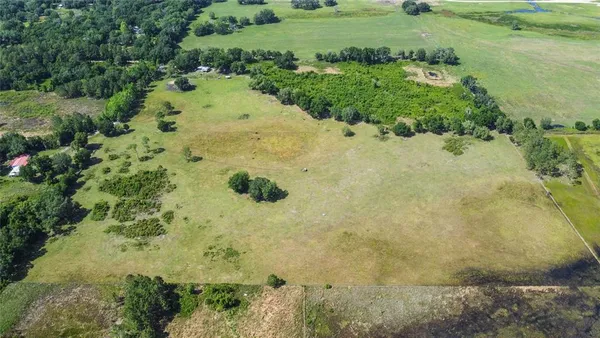 a view of a yard with a yard