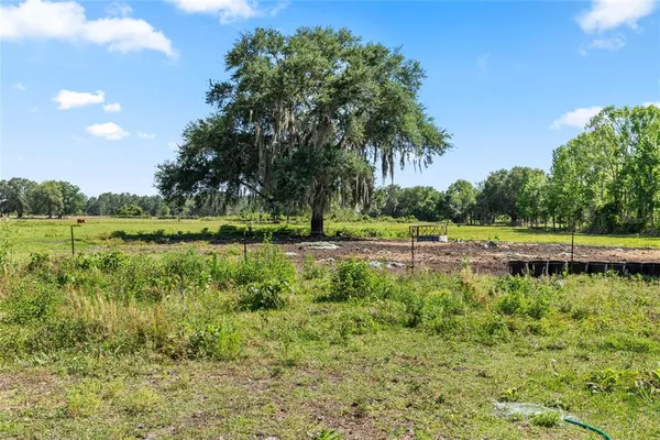 $2,000,000 | Southeast 51st Lane, Center Hill, FL 33514