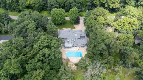 $2,700,000 | 9 Red Forest Way, North Oaks, MN 55127