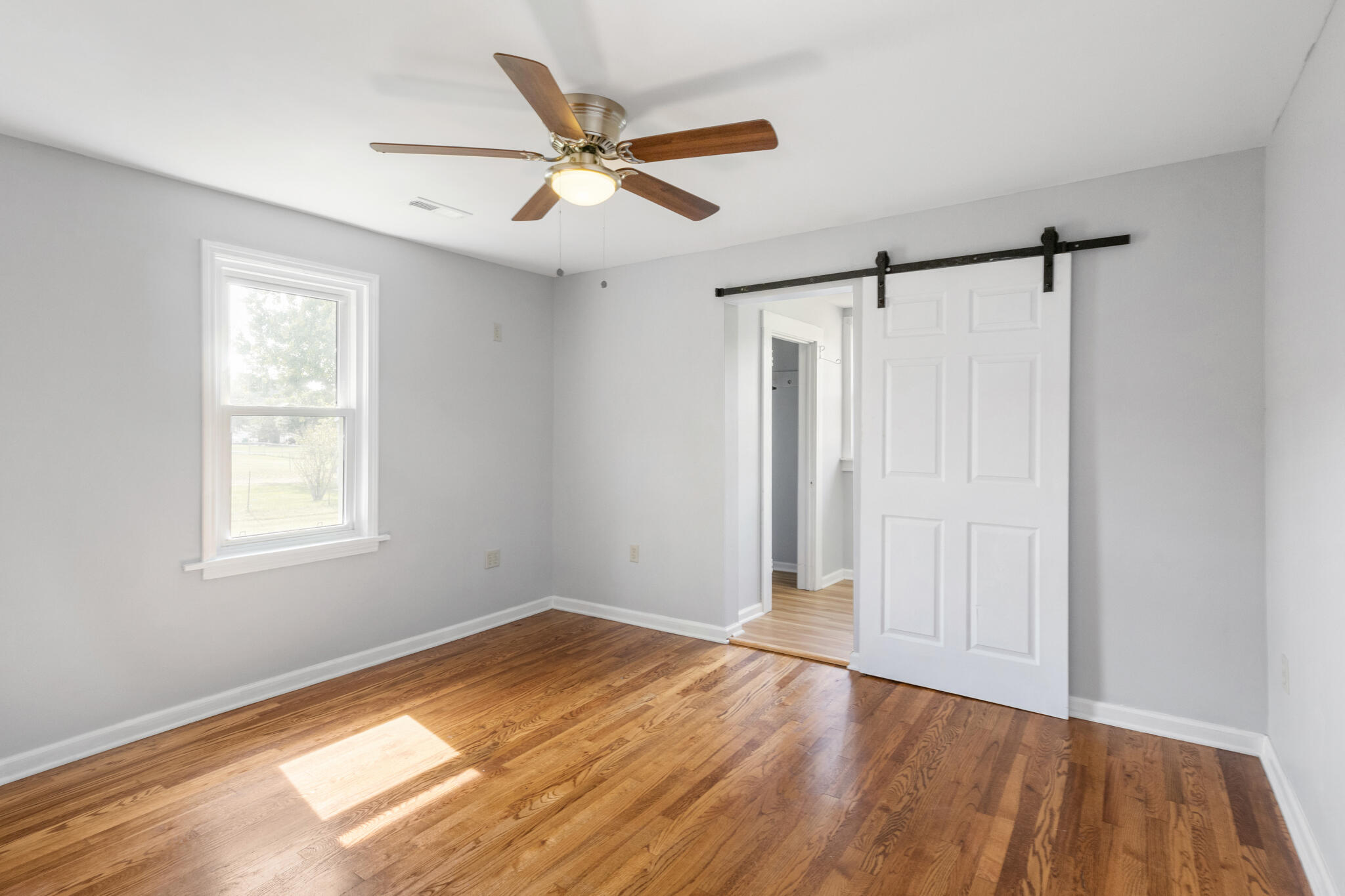 121 Witcher Street Erwin, TN 37650 - Photo 24 of 38 16