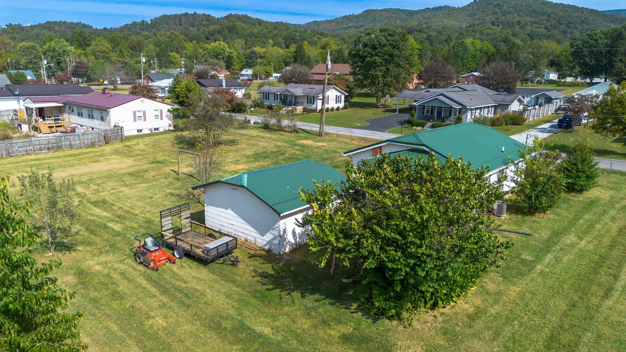 121 Witcher Street Erwin, TN 37650 - Photo 35 of 38 32