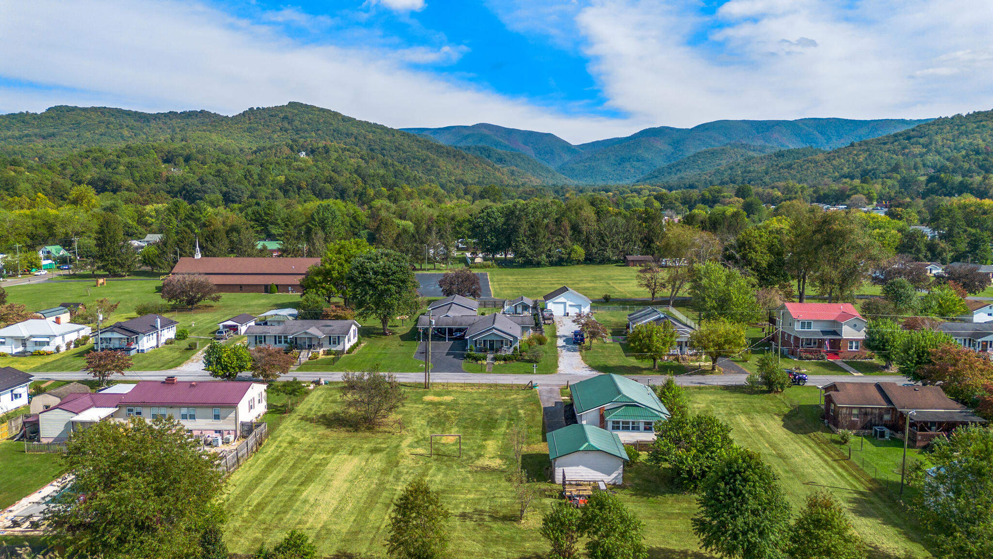 121 Witcher Street Erwin, TN 37650 - Photo 37 of 38 35