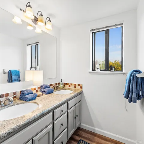 $389,000 | 105 Elbridge Avenue, Unit E, Cloverdale, CA 95425