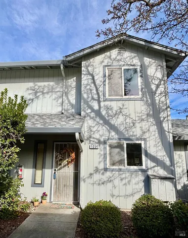 $389,000 | 105 Elbridge Avenue, Unit E, Cloverdale, CA 95425