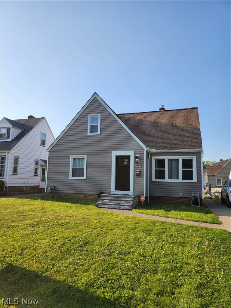 4406 Snow Road Cleveland, OH 44134 - Photo 2 of 35