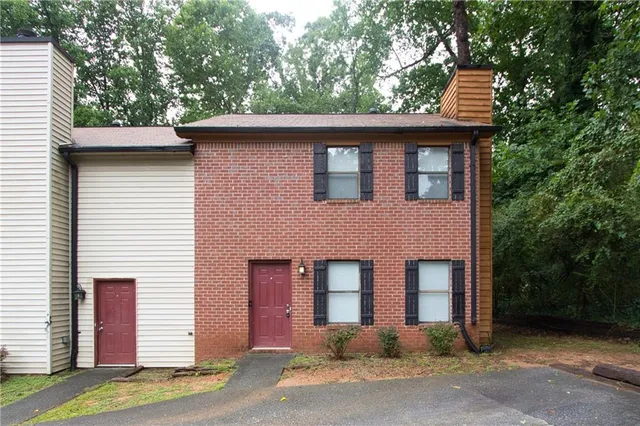 $1,525 | 948 Waverly Court, Lilburn, GA 30047