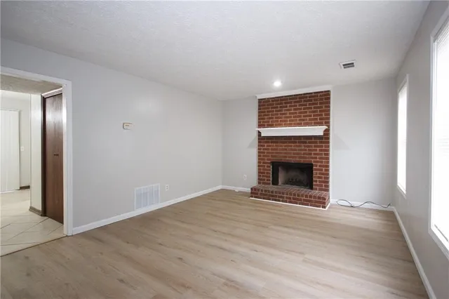 $1,525 | 948 Waverly Court, Lilburn, GA 30047