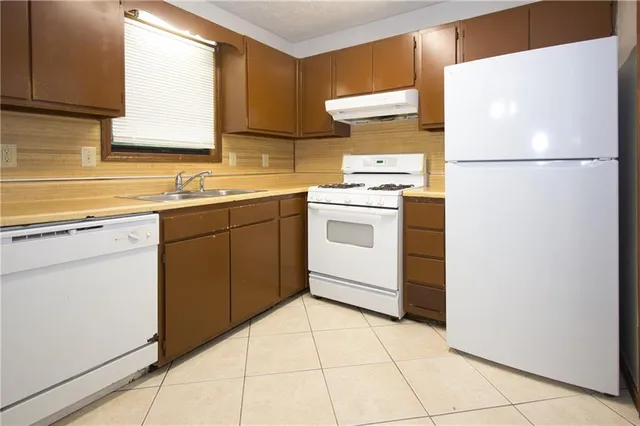 $1,525 | 948 Waverly Court, Lilburn, GA 30047