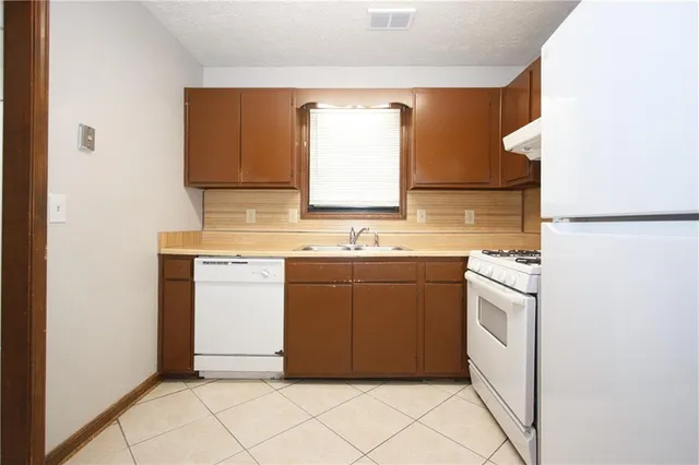 $1,450 | 948 Waverly Court, Lilburn, GA 30047