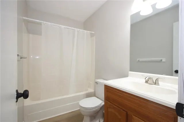 $1,525 | 948 Waverly Court, Lilburn, GA 30047