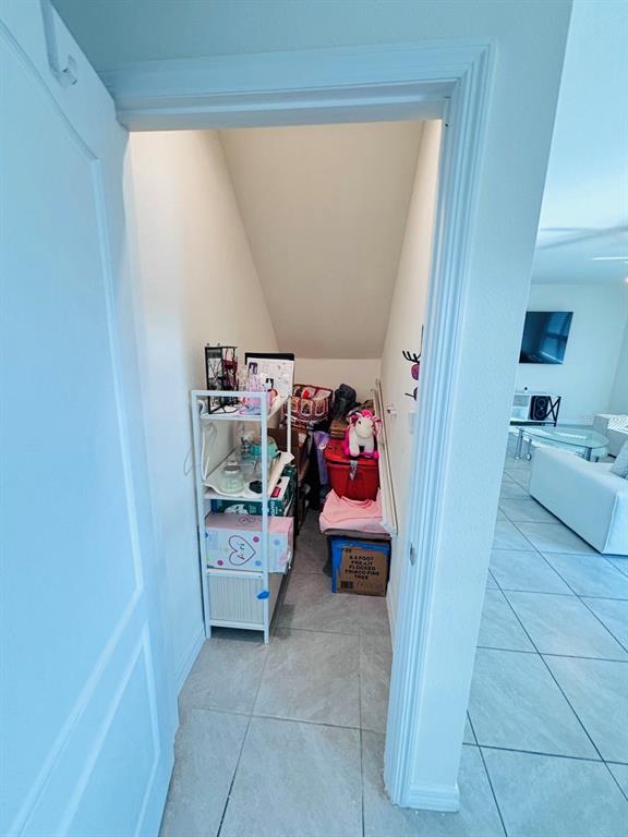 5185 Barombi Bend St. Cloud, FL 34772 - Photo 18 of 47 a utility room with dryer and washer